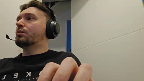 8inchdude93 online show from 01-16-26, 09:46