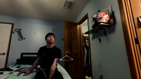 Snapshot of 9_25 chatting on 12-08-24, 08:15 8over6 online show from 12-08-24, 08:15