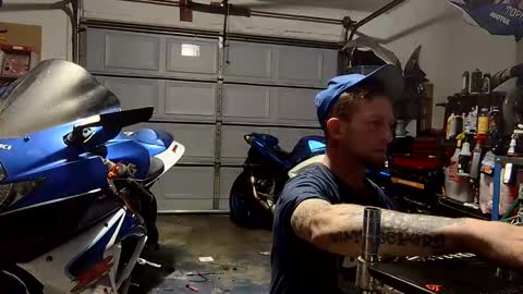 Snapshot of 9_25 chatting on 12-22-25, 02:52 8over6 online show from 12-22-25, 02:52