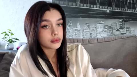 Snapshot of 9west chatting on 10-21-25, 10:27 KARINA online show from 10-21-25, 10:27