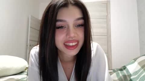 Snapshot of 9west chatting on 10-28-25, 08:29 KARINA online show from 10-28-25, 08:29