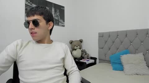 Snapshot of _1dereck chatting on 02-22-26, 12:47 DERECK online show from 02-22-26, 12:47