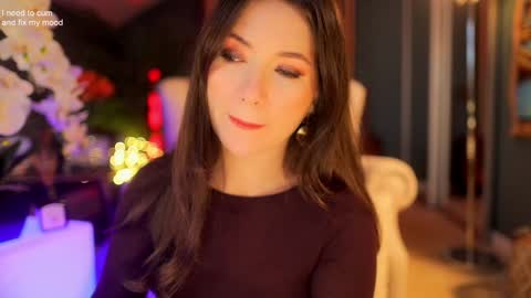 Snapshot of _1s___ chatting on 12-19-25, 03:35 Sophia online show from 12-19-25, 03:35