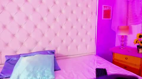 Abril  online show from 01-09-25, 07:40