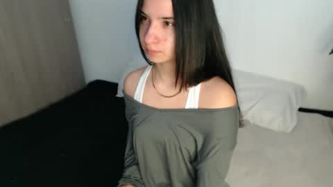 Snapshot of _abrill_20 chatting on 10-27-25, 08:35 _abrill_20 online show from 10-27-25, 08:35