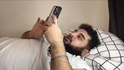 Snapshot of _alan_bear_ chatting on 11-26-25, 02:29 Alan online show from 11-26-25, 02:29