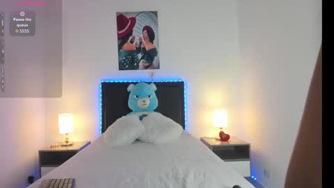 Snapshot of _alana_grey_ chatting on 02-19-26, 01:51 _alana_grey_ online show from 02-19-26, 01:51