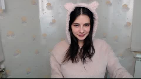 Snapshot of _alicecandy_ chatting on 01-04-25, 10:24 Alice online show from 01-04-25, 10:24