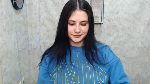 Snapshot of _alicecandy_ chatting on 01-15-25, 01:20 Alice online show from 01-15-25, 01:20