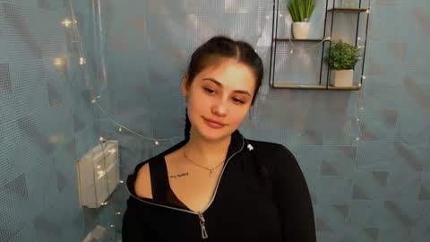 Snapshot of _alicecandy_ chatting on 01-24-25, 01:36 Alice online show from 01-24-25, 01:36