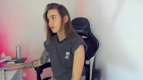 ALICE online show from 03-02-25, 03:56