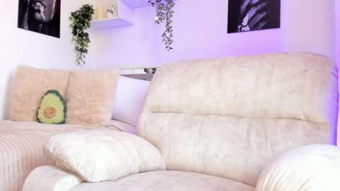 Snapshot of _alissonrose chatting on 12-04-24, 04:05 Karo online show from 12-04-24, 04:05