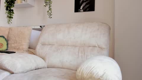 Snapshot of _alissonrose chatting on 12-05-24, 04:12 Karo online show from 12-05-24, 04:12