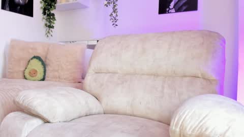 Snapshot of _alissonrose chatting on 12-07-24, 04:03 Karo online show from 12-07-24, 04:03