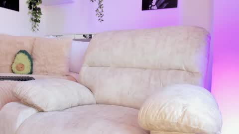 Snapshot of _alissonrose chatting on 12-08-24, 04:07 Karo online show from 12-08-24, 04:07