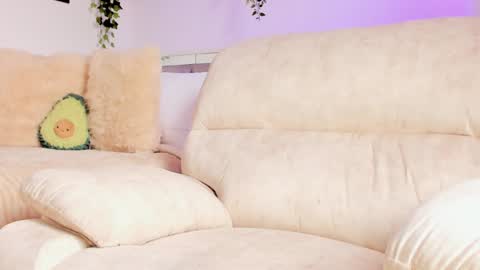 Snapshot of _alissonrose chatting on 12-16-24, 04:05 Karo online show from 12-16-24, 04:05