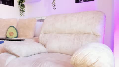 Snapshot of _alissonrose chatting on 01-17-25, 04:04 Karo online show from 01-17-25, 04:04