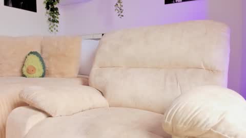 Snapshot of _alissonrose chatting on 01-25-25, 04:24 Karo online show from 01-25-25, 04:24