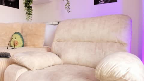 Snapshot of _alissonrose chatting on 01-28-25, 04:19 Karo online show from 01-28-25, 04:19