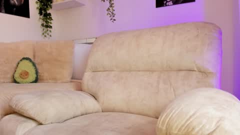 Snapshot of _alissonrose chatting on 01-31-25, 04:06 Karo online show from 01-31-25, 04:06