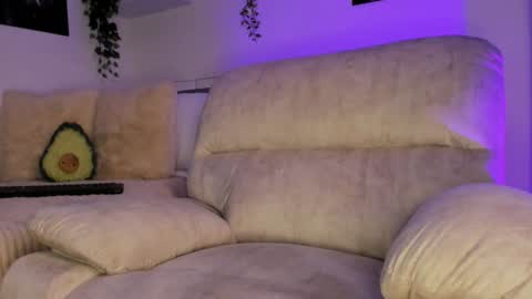 Snapshot of _alissonrose chatting on 02-03-25, 10:43 Karo online show from 02-03-25, 10:43