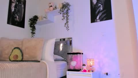 Snapshot of _alissonrose chatting on 09-13-25, 09:14 Karo online show from 09-13-25, 09:14