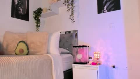 Snapshot of _alissonrose chatting on 09-15-25, 08:42 Karo online show from 09-15-25, 08:42