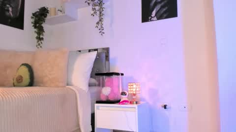 Snapshot of _alissonrose chatting on 09-18-25, 09:50 Karo online show from 09-18-25, 09:50