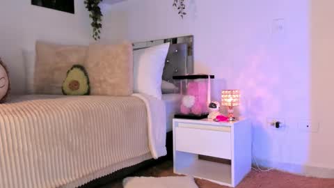 Snapshot of _alissonrose chatting on 09-22-25, 10:01 Karo online show from 09-22-25, 10:01