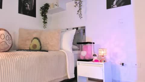 Snapshot of _alissonrose chatting on 09-23-25, 10:02 Karo online show from 09-23-25, 10:02