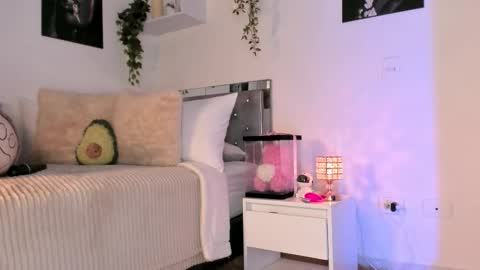 Snapshot of _alissonrose chatting on 10-02-25, 08:38 Karo online show from 10-02-25, 08:38