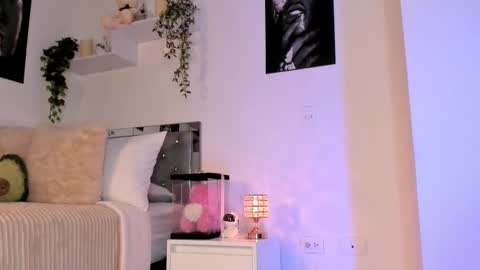 Snapshot of _alissonrose chatting on 10-08-25, 10:51 Karo online show from 10-08-25, 10:51