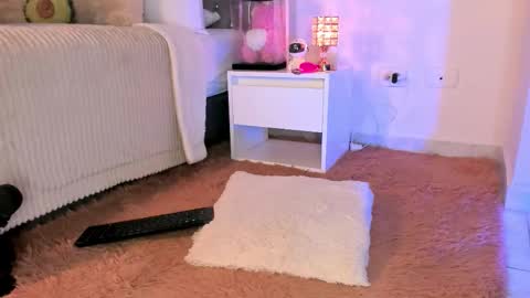 Snapshot of _alissonrose chatting on 10-20-25, 09:59 Karo online show from 10-20-25, 09:59