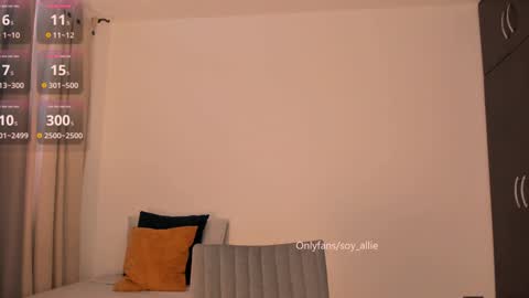 Snapshot of _alliex_ chatting on 02-05-25, 12:38 you can call me pretty online show from 02-05-25, 12:38