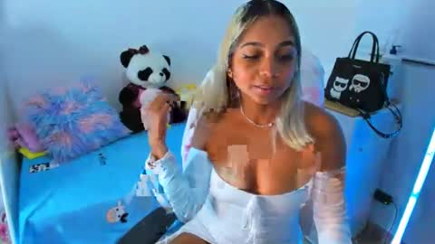 Analia online show from 12-10-24, 03:09