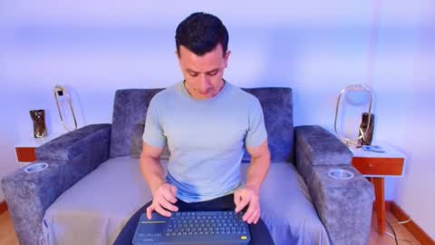 _andrewfalcon2 online show from 09-28-25, 01:05