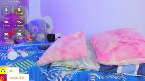 Snapshot of _anette chatting on 09-10-25, 10:10 Anette online show from 09-10-25, 10:10