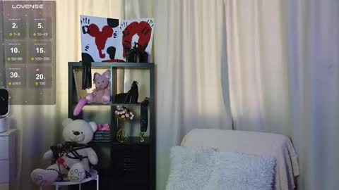 Anna Nolan online show from 10-16-25, 07:53