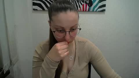 Snapshot of _annabelle_lee chatting on 02-12-26, 02:45 Anna online show from 02-12-26, 02:45