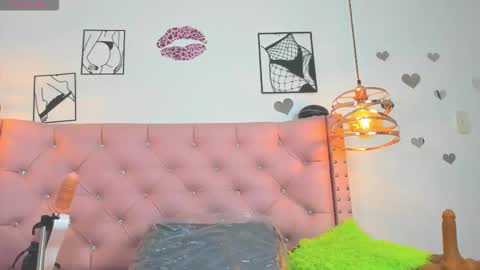 Snapshot of _antonella_11 chatting on 11-03-25, 08:54 _antonella_11 online show from 11-03-25, 08:54