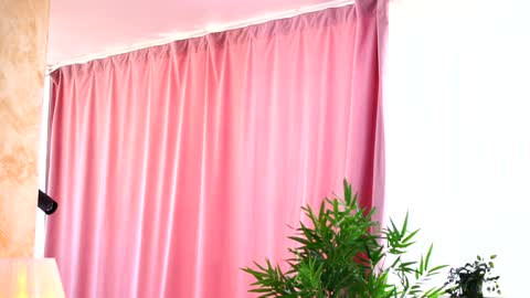 Arielle online show from 01-17-25, 12:21