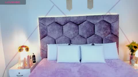 _aurora_collins_ online show from 10-26-25, 01:28