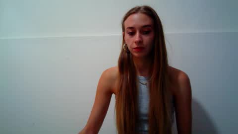_aurora_sweet online show from 09-19-25, 11:00
