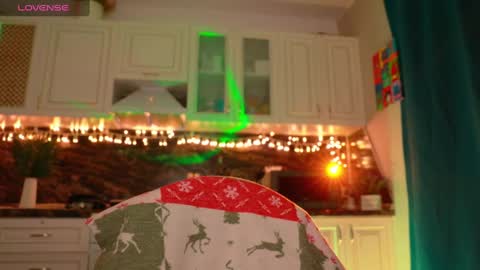 Olivia online show from 12-12-24, 03:21