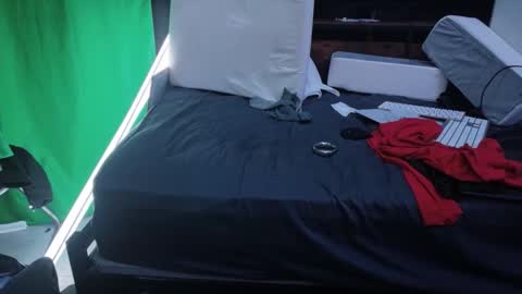 Chupa Bear online show from 02-25-26, 03:49