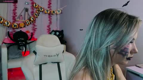 Bella online show from 10-31-25, 08:43