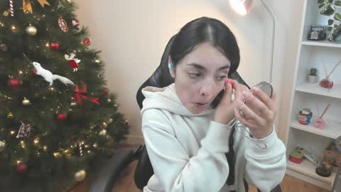 Bella Evans online show from 12-30-24, 08:54