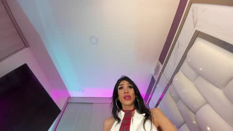 _bellaswwet_ online show from 01-06-25, 09:11