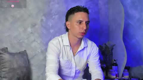 Snapshot of _bruno_bs chatting on 09-25-25, 02:15 BRUNO online show from 09-25-25, 02:15