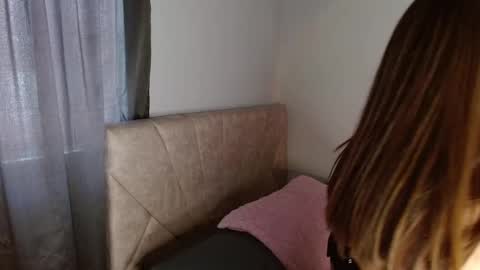 Snapshot of _camilaaa__ chatting on 03-05-25, 03:18   online show from 03-05-25, 03:18